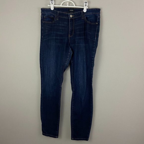 🌿4/$30🌿RW&CO Dark Wash Skinny Jeans - Picture 2 of 8